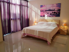 Charming apartment-wifi-sleeps 5